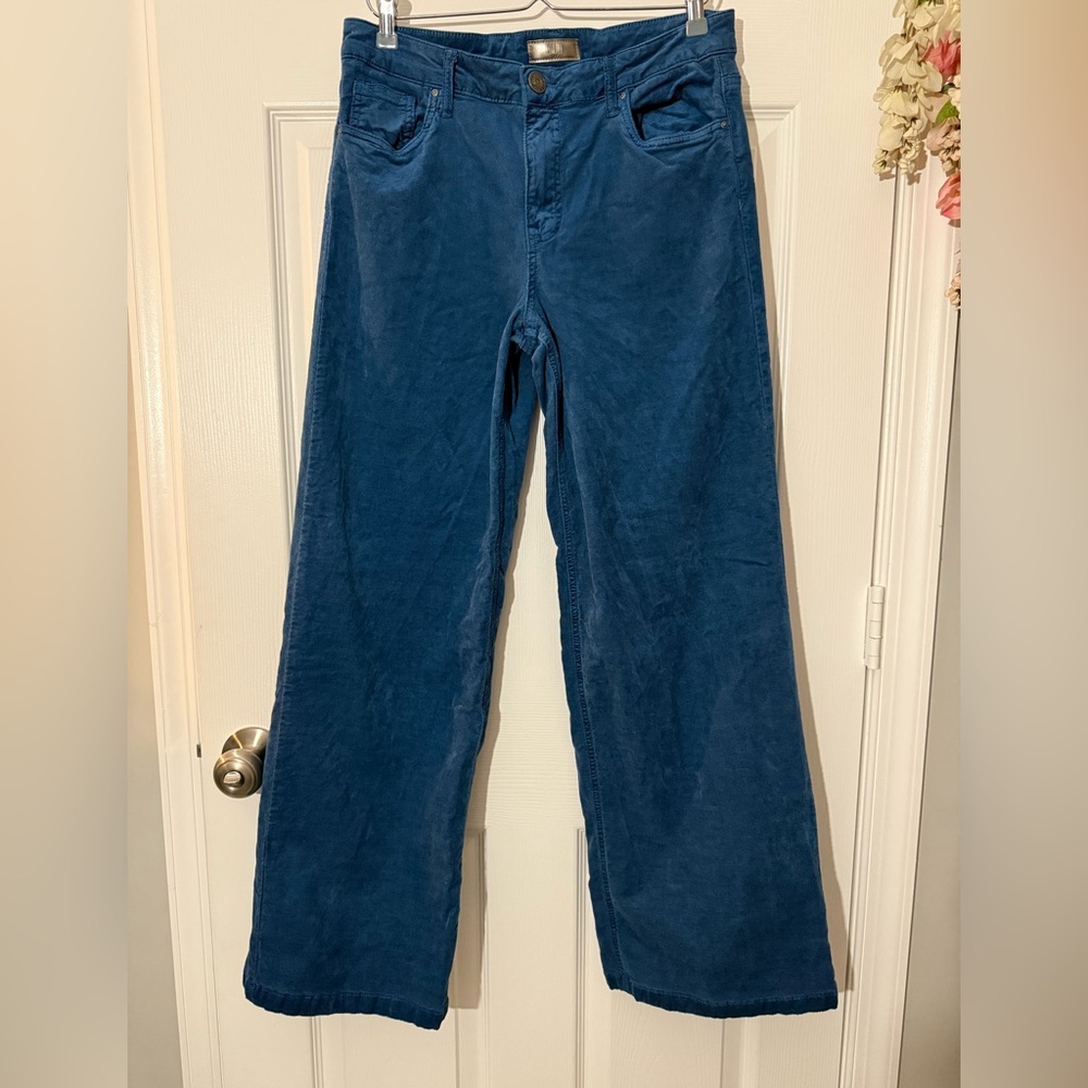 Kut from the Kloth Blue High Rise, Wide Leg Velvet Jeans, size 8